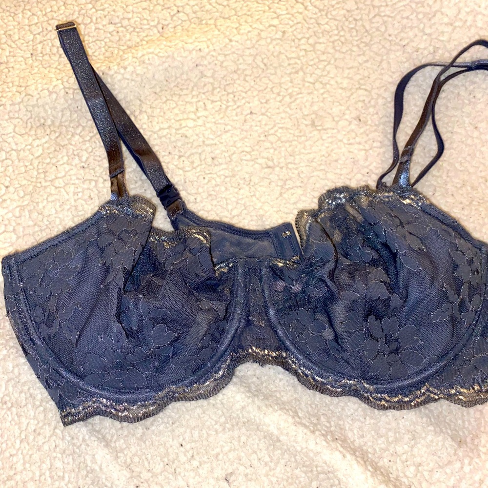 Victoria Secret Bra size 36D